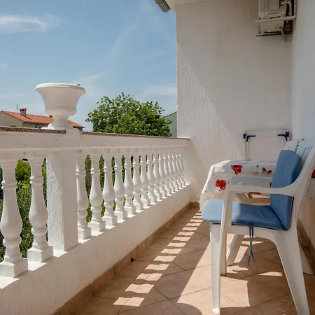 Tina ,pool,garten,grill,excellent Location Close To Rab *