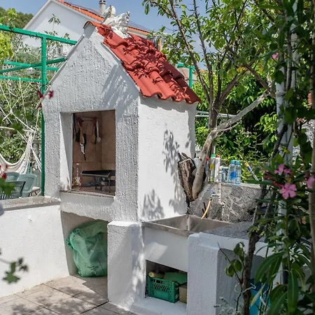 Tina ,pool,garten,grill,excellent Location Close To Rab Apartment *