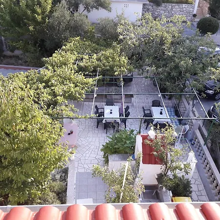 Apartment Tina ,pool,garten,grill,excellent Location Close To Rab Rab Town