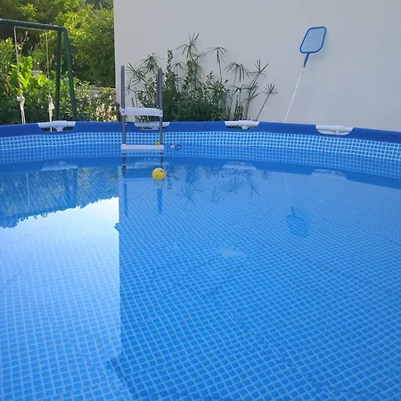 Tina ,pool,garten,grill,excellent Location Close To Rab Apartment